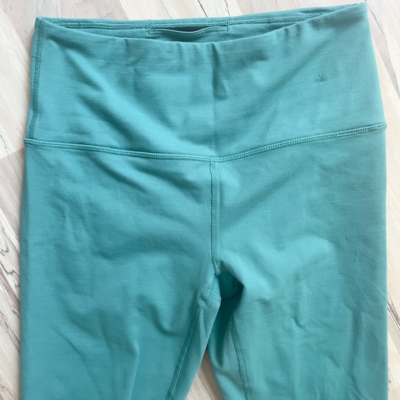 Green Prana leggings. Size small - Picture 3 of 4